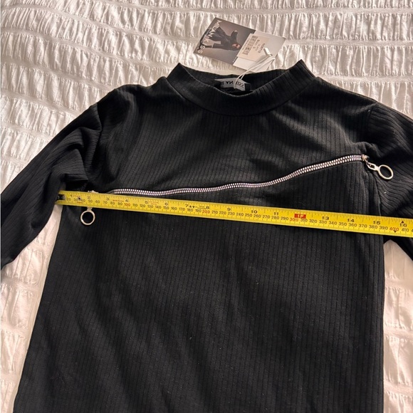 Black Ribbed Top with Zipper Detail - Picture 8 of 12